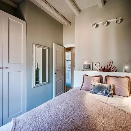 Myhomeincomo - Antico Borgo With Garden And Lake View Appartement *