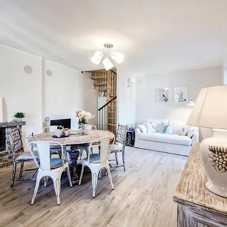 Myhomeincomo - Antico Borgo With Garden And Lake View Appartement *